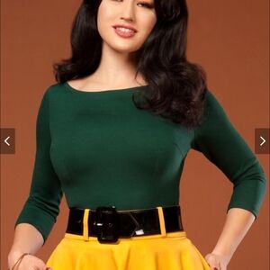 Pinup Girl Clothing Laura Byrnes California Sabrina Top Hunter green medium